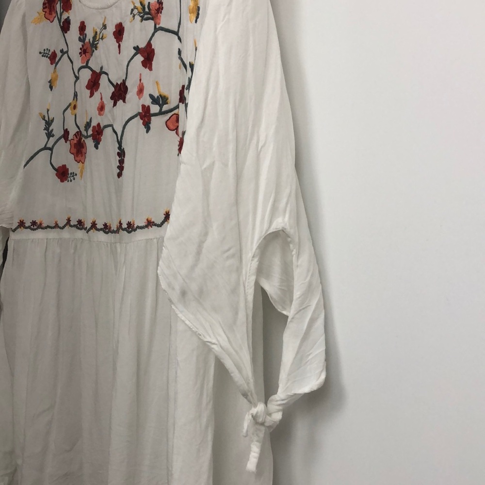 Embroidered top - Picture 3 of 4
